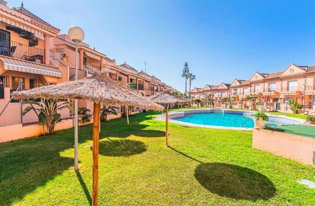 Apartamento Al Andalus. La Barrosa. Chiclana de la Frontera Buitenkant foto